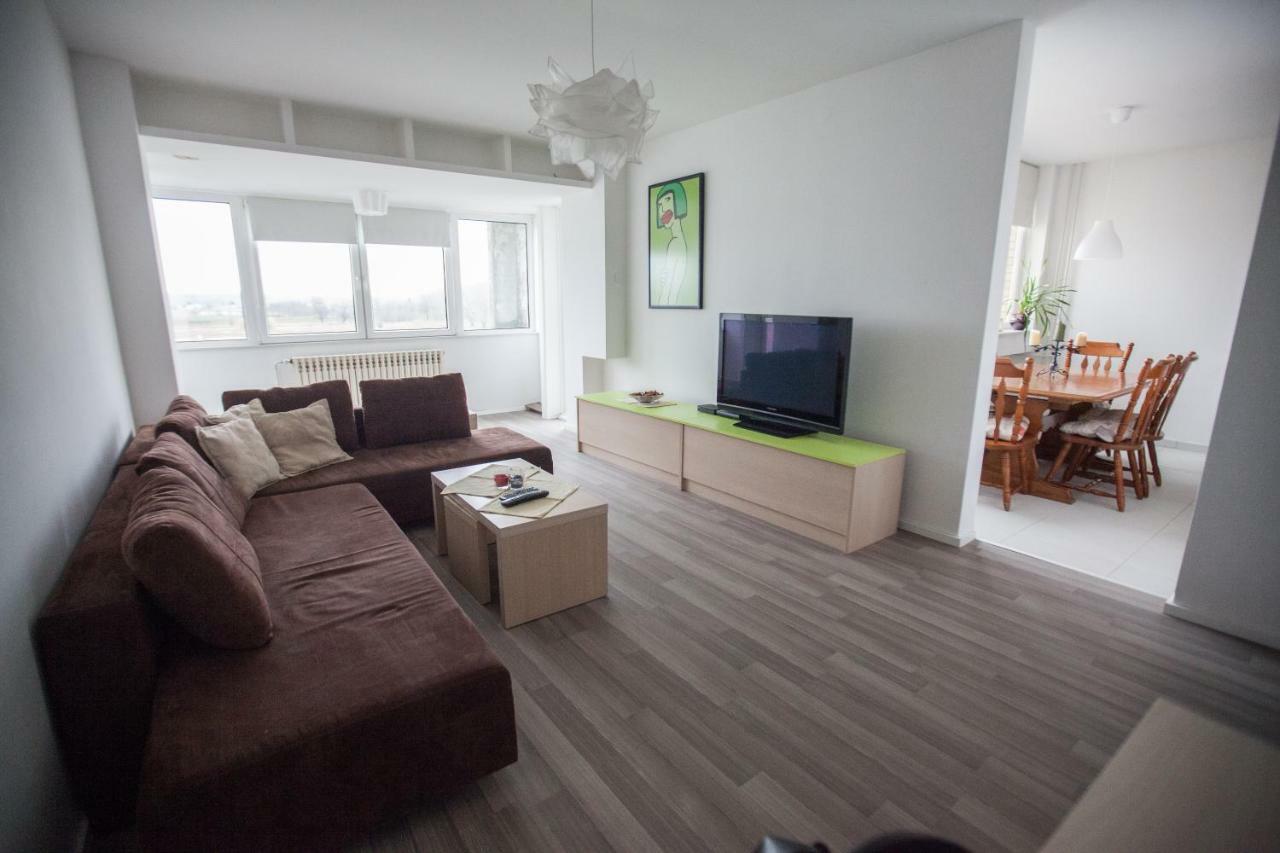 אוסילק Riverview Apartment מראה חיצוני תמונה